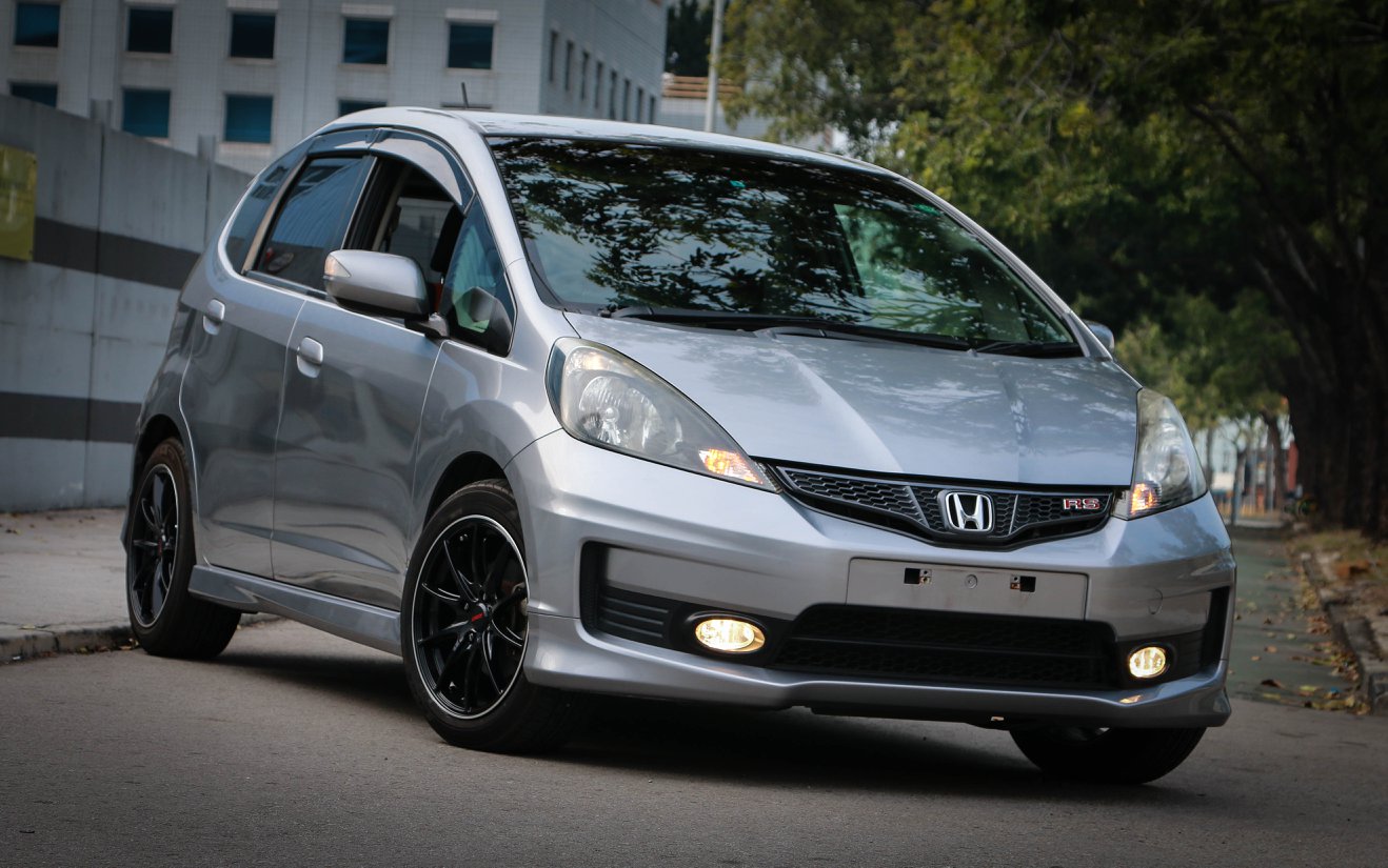 2011 Honda Fit RS 1.5 自動波 | Dryden Motors 戴登汽車